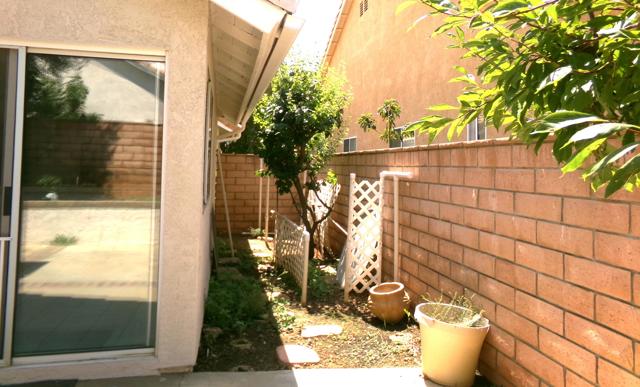 4829 W Forest Oaks Avenue, Banning CA: https://media.crmls.org/mediaz/5ef0981f-c16f-4ca7-8c27-2d7f7e36b66f.jpg