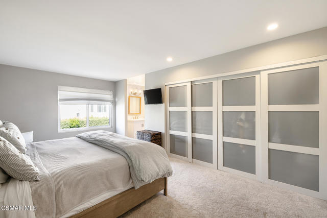 4427 Skyglen Court, Moorpark CA: https://media.crmls.org/mediaz/5ef0a30a-372e-4438-b553-dfbbdde5b517.jpg
