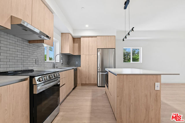 Image 18 of 29 For 2523 Orange Drive