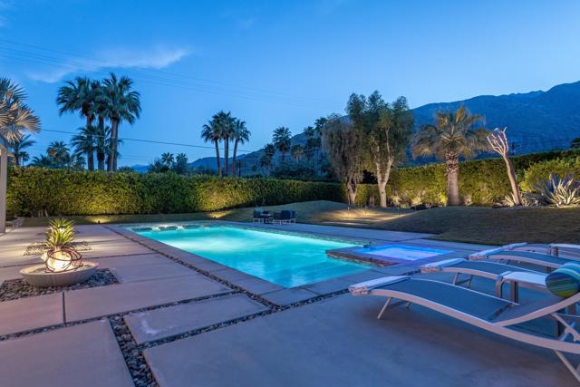 633 N Belardo Road, Palm Springs CA: https://media.crmls.org/mediaz/5ef17127-35c3-4a6b-aaa2-3575e595e7f4.jpg