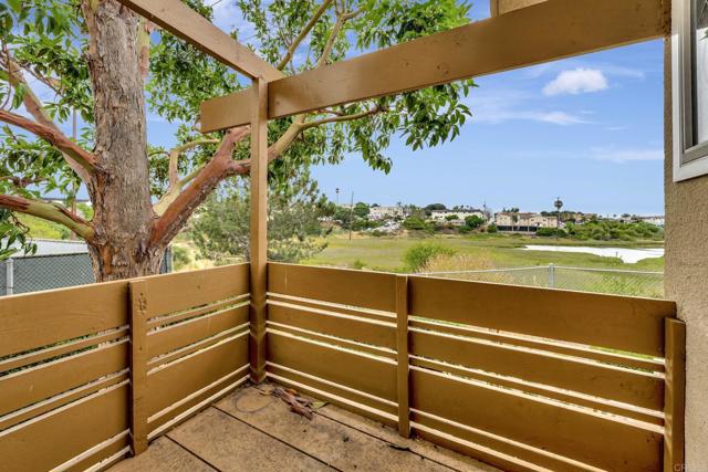 Detail Gallery Image 6 of 38 For 2666 Worden #8,  San Diego,  CA 92110 - 2 Beds | 1/1 Baths