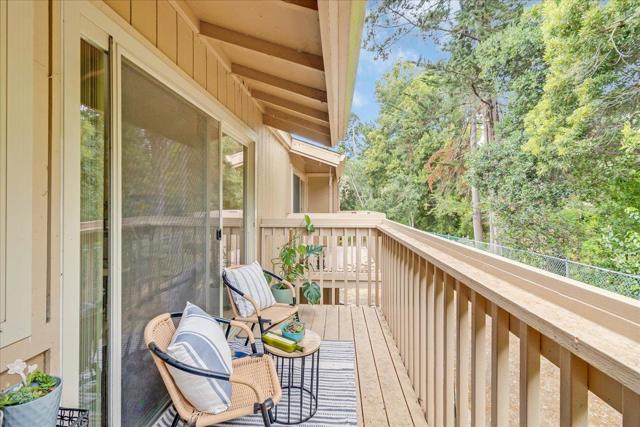 300 Glenwood Circle, Monterey CA: https://media.crmls.org/mediaz/5ef1d77e-5e6f-4dd4-962a-3fb2fd0b4308.jpg