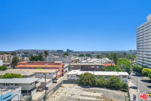 1168 S Barrington Avenue, Los Angeles CA: https://media.crmls.org/mediaz/5ef1f88c-a16d-4daa-aae8-efe1913e83d3.jpg