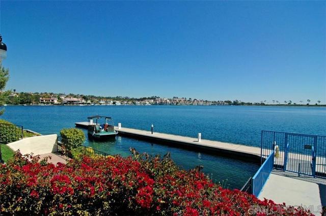 22642 Via Santiago, Mission Viejo CA: https://media.crmls.org/mediaz/5ef27a47-e901-4a8b-a3d6-889b121ca3cd.jpg