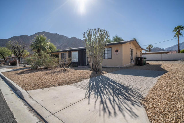 77643 Temecula, La Quinta CA: https://media.crmls.org/mediaz/5ef34efe-df5b-4707-bc00-0f79105ae392.jpg