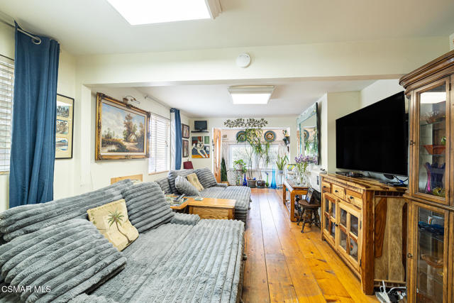 5324 Chesebro Road, Agoura Hills CA: https://media.crmls.org/mediaz/5ef393d5-cae1-4118-9b91-b5824dc7a56c.jpg
