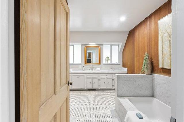 300 Chesham Avenue, San Carlos CA: https://media.crmls.org/mediaz/5ef3a0e6-8f6b-44d5-a255-79fc2ade4cfa.jpg