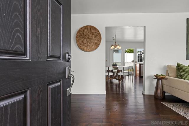 11394 Pegasus Ave, San Diego CA: https://media.crmls.org/mediaz/5ef3bb81-a9d1-48a1-89f6-75a00eece962.jpg