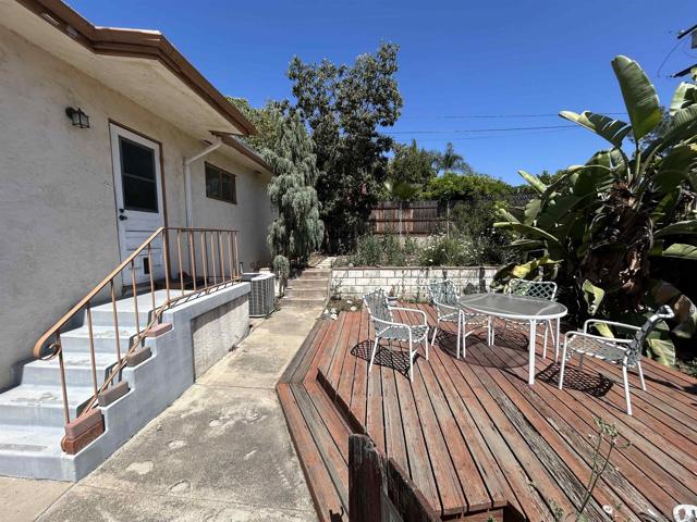 1333 El Rey Ave, El Cajon CA: https://media.crmls.org/mediaz/5ef3d2dd-b1ae-439f-b2b6-f664363bf452.jpg
