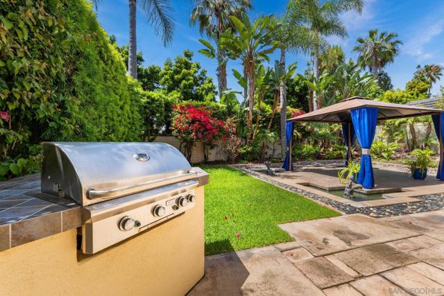 616 Marlin Ln, Carlsbad CA: https://media.crmls.org/mediaz/5ef3fb74-9a05-4461-9ddb-9a1d54ed4e3d.jpg