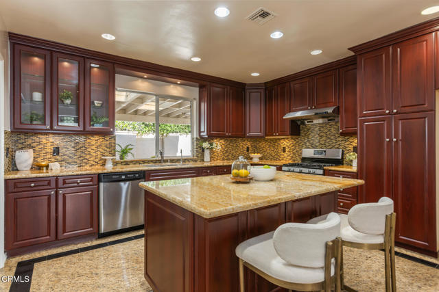 Detail Gallery Image 35 of 70 For 4926 Crown Ave, La Canada Flintridge,  CA 91011 - 3 Beds | 3/1 Baths