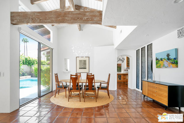 1375 E Primavera Drive, Palm Springs CA: https://media.crmls.org/mediaz/5ef42541-b669-408d-bf10-4659cd7fe7dd.jpg