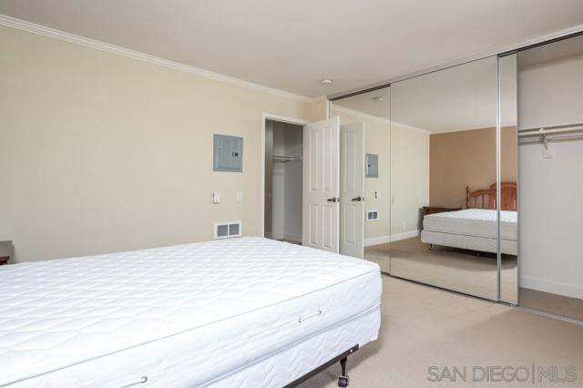 Image 15 of 25 For 8529 Villa La Jolla Dr  G