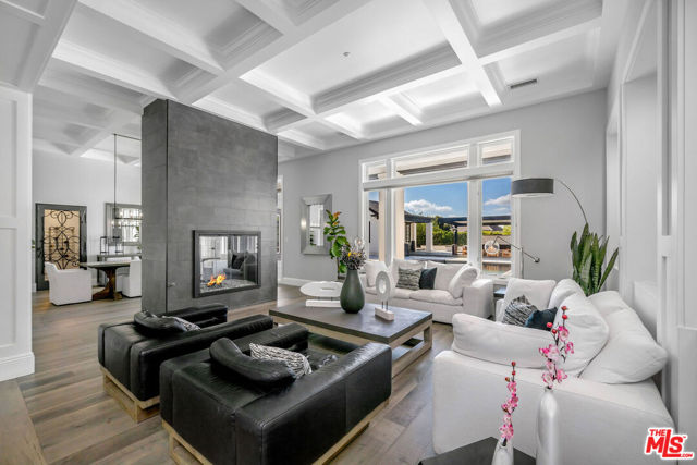 1 Falconridge Drive, Coto de Caza CA: https://media.crmls.org/mediaz/5ef5bf3a-ae07-430a-8c9c-76ba61d9b37a.jpg