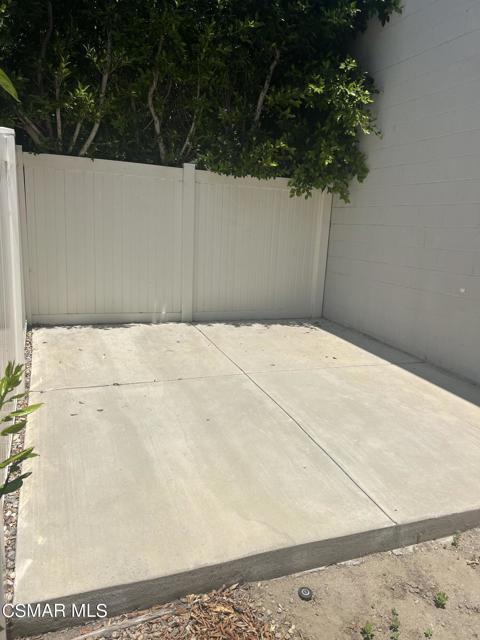 7608 W Ani Way, North Hollywood CA: https://media.crmls.org/mediaz/5ef63b07-3670-4909-bced-075b11d06b14.jpg