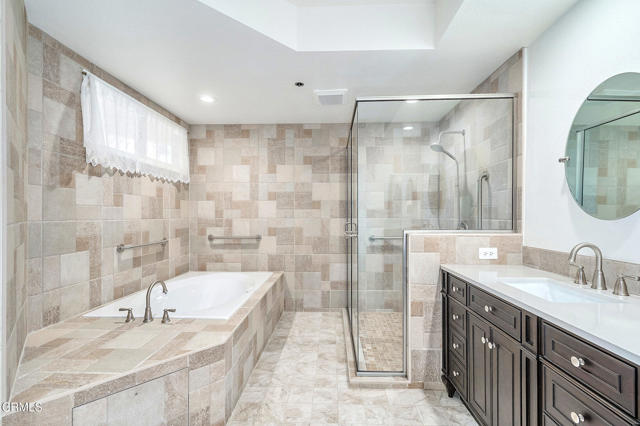 4229 Harbour Island Lane, Oxnard CA: https://media.crmls.org/mediaz/5ef6a616-623b-47fe-b3b0-3ec7a71f5de7.jpg