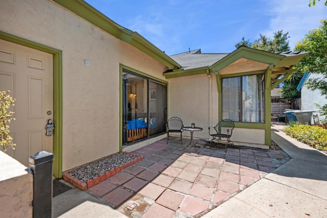 Detail Gallery Image 3 of 25 For 868 Venice Glen, Escondido,  CA 92026 - 2 Beds | 2 Baths