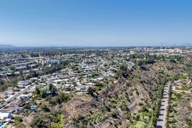 7912 Blue Jay Place, San Diego CA: https://media.crmls.org/mediaz/5ef76662-d224-4719-b87a-61ed88695df8.jpg
