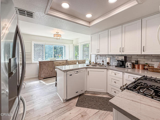 5965 Paseo Encantada, Camarillo CA: https://media.crmls.org/mediaz/5ef79545-e5cf-4f47-aaa0-1b069da949e8.jpg