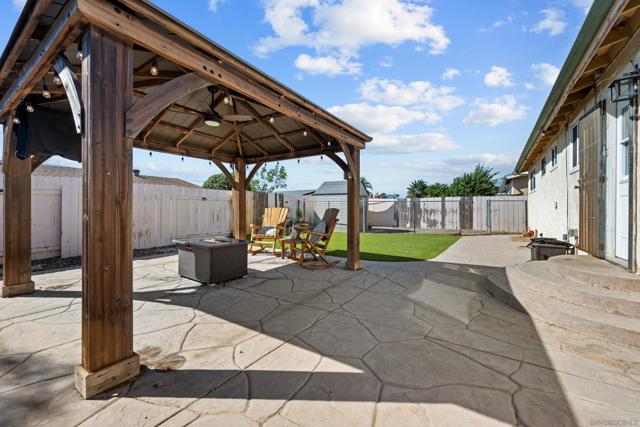 3996 Hatton Street, San Diego CA: https://media.crmls.org/mediaz/5ef7973e-7806-404e-b7d8-e2b9e19cedd9.jpg