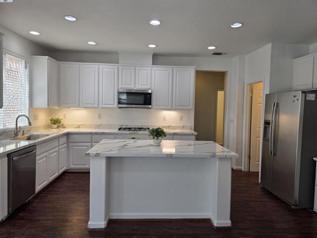 1906 Wilson Ct, Antioch CA: https://media.crmls.org/mediaz/5ef7bba8-e7cc-4028-bde4-01eb3b5c59b7.jpg