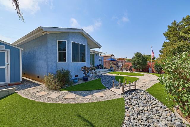 3703 Tomahawk Ln, San Diego CA: https://media.crmls.org/mediaz/5ef807a8-224e-4e10-b5c1-d9945d5114c7.jpg