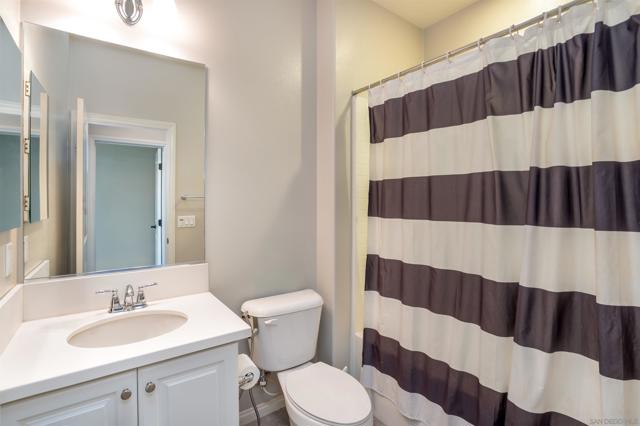 16206 Veridian Cir, San Diego CA: https://media.crmls.org/mediaz/5ef81842-4a86-44af-9186-48a3fbcae4b4.jpg