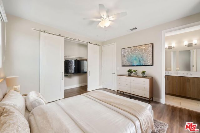 4394 Paxton Place, Calabasas CA: https://media.crmls.org/mediaz/5ef8570f-a916-4da0-9fcc-e067a6fb9f6a.jpg