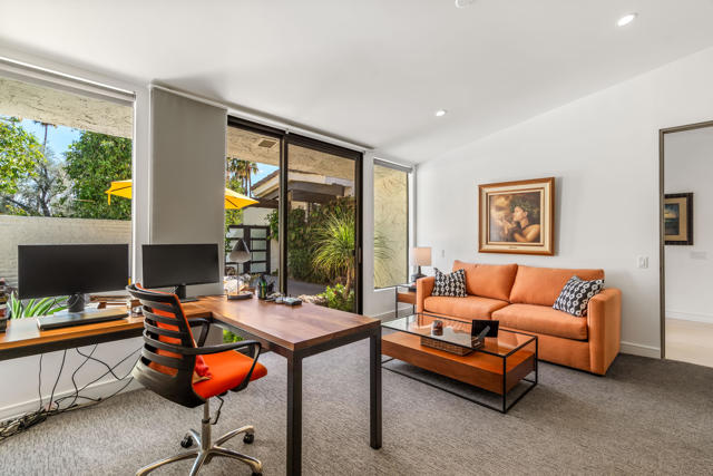 44841 Desert Horizons Drive, Indian Wells CA: https://media.crmls.org/mediaz/5ef8d440-689b-4f04-96bf-1d3e25e6993b.jpg
