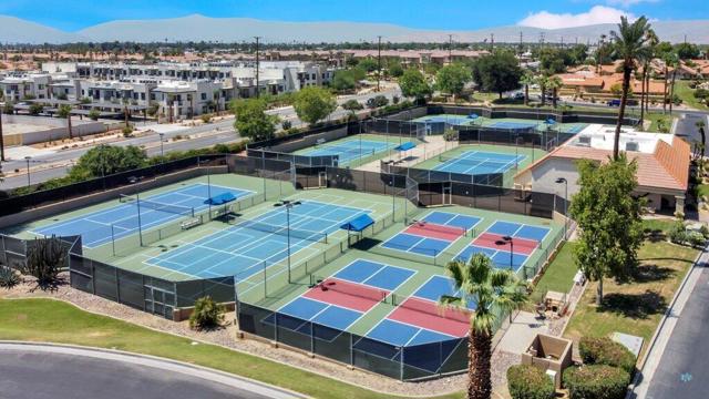 144 Verde Way, Palm Desert CA: https://media.crmls.org/mediaz/5ef999be-4ef2-43e8-a3a2-9322bba7f04b.jpg