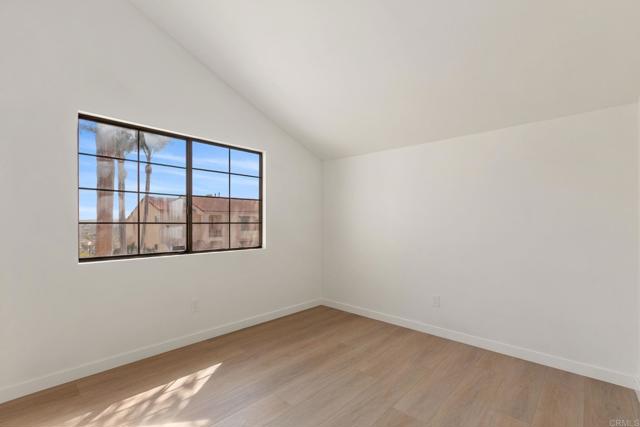 3160 Calle Viento, Carlsbad CA: https://media.crmls.org/mediaz/5ef9e9c0-8644-4bb1-b555-0b7669e7a253.jpg