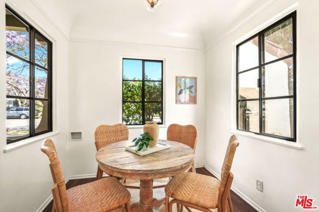 2218 Pearl Street, Santa Monica CA: https://media.crmls.org/mediaz/5efa1dcc-39dc-4694-9544-4b141813a3ca.jpg
