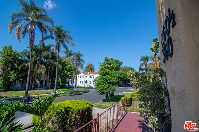 358 N Ogden Drive, Los Angeles CA: https://media.crmls.org/mediaz/5efa6a7c-169b-4639-ac4b-0f6f8878b573.jpg