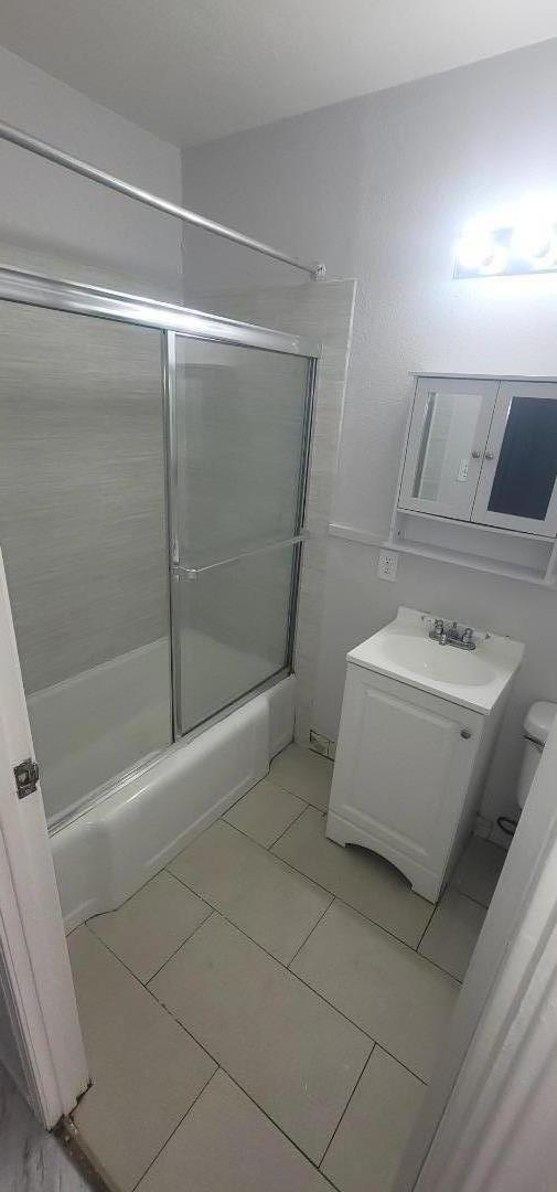187 Lee Avenue, San Francisco CA: https://media.crmls.org/mediaz/5efbca97-b50e-467f-a01a-3fc6360e53ea.jpg