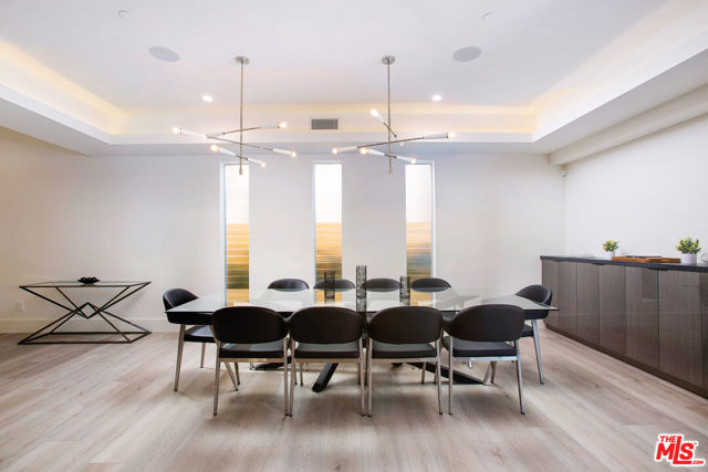 6066 Saturn Street, Los Angeles CA: https://media.crmls.org/mediaz/5efbd3e8-b777-498a-b176-56942b34375a.jpg