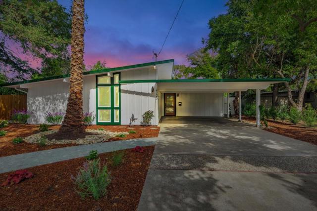 4225 Park Boulevard, Palo Alto CA: https://media.crmls.org/mediaz/5efccf93-a96f-42b9-8e1b-dc35932d2739.jpg