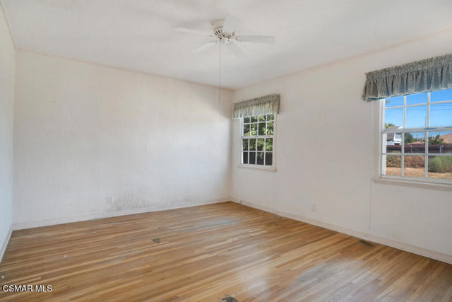 2327 Royal Avenue, Simi Valley CA: https://media.crmls.org/mediaz/5efd0f71-dd9a-4a14-82ec-01cc8a64ef8f.jpg