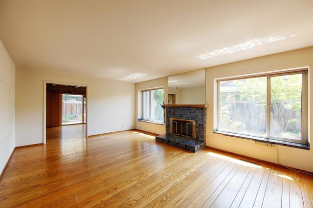 3810 Grove Avenue, Palo Alto CA: https://media.crmls.org/mediaz/5efd419e-d913-4cd9-949f-dfac91a2529a.jpg