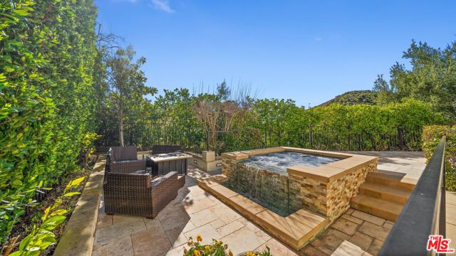 219 Baybrook Court, Lake Sherwood CA: https://media.crmls.org/mediaz/5efdb17c-7d71-47dd-863a-8a569d8d646e.jpg