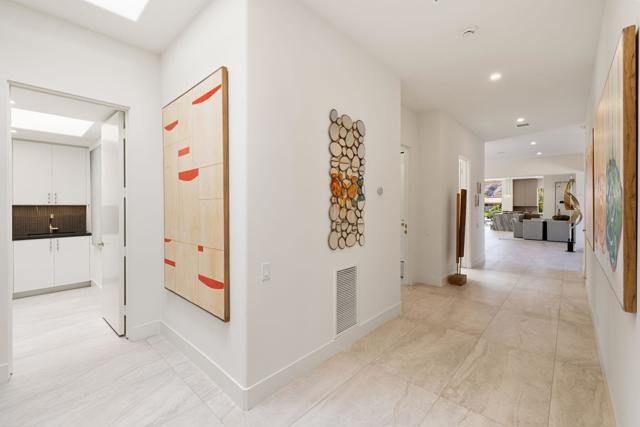 9 Regency Drive, Rancho Mirage CA: https://media.crmls.org/mediaz/5efdd216-847b-45fa-9f8b-f3bcd4c22d03.jpg