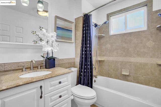 1651 Via Sarita, San Lorenzo CA: https://media.crmls.org/mediaz/5efde107-c0d2-45ee-aa3a-f6747330b1e9.jpg