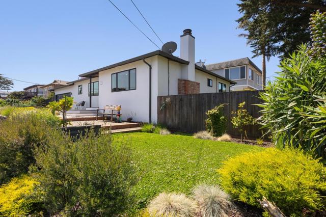 300 4th Street, Montara CA: https://media.crmls.org/mediaz/5eff27bd-83ea-461f-80bc-3aff59443853.jpg