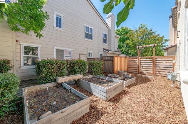 5640 Carnegie Way, Livermore CA: https://media.crmls.org/mediaz/5f000cf2-cb50-45a3-aa79-31c58543d806.jpg