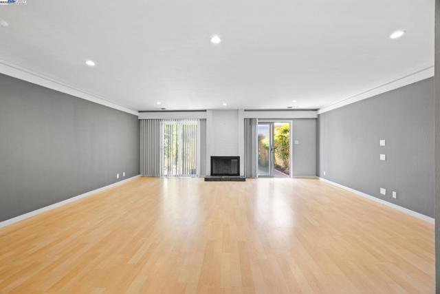 3315 Willis Lane, Alameda CA: https://media.crmls.org/mediaz/5f0016cf-969c-4963-946e-82631d7a0721.jpg