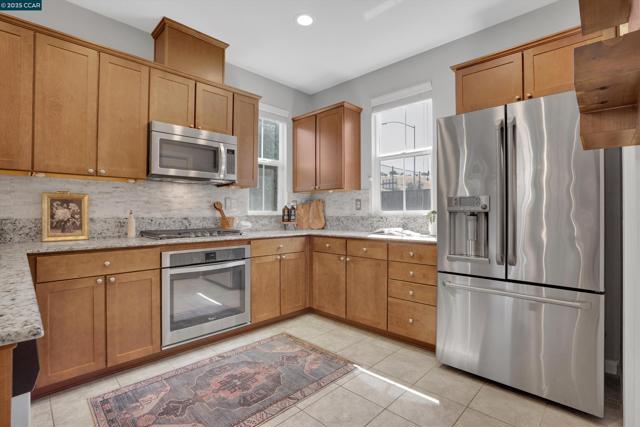 218 Ladybug Ln, Martinez CA: https://media.crmls.org/mediaz/5f003306-59bc-44c0-b006-1c4a5a662cd0.jpg