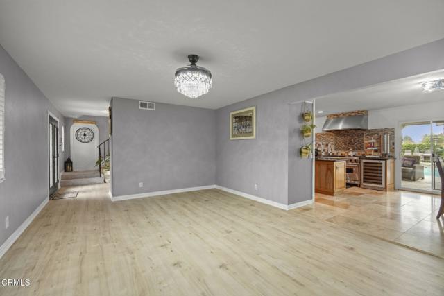1099 N Agusta Avenue, Camarillo CA: https://media.crmls.org/mediaz/5f0056ba-c289-43a1-9147-31c967032e05.jpg