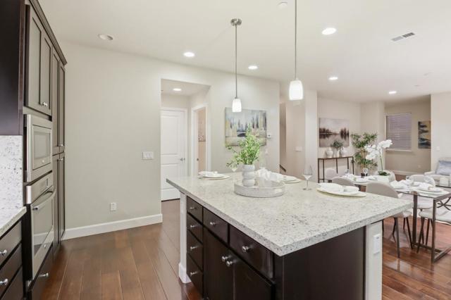 338 Santa Diana Terrace, Sunnyvale CA: https://media.crmls.org/mediaz/5f006200-f1a3-4a96-b6f0-c4442840d95e.jpg