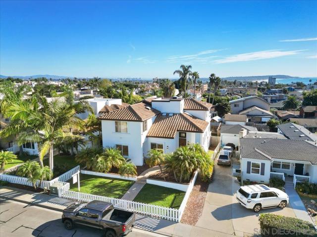 819 Van Nuys St, San Diego CA: https://media.crmls.org/mediaz/5f011d64-5a3f-4223-b181-0199d7651799.jpg