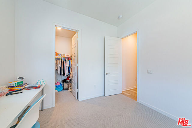 27457 Flycatcher Place, Valencia CA: https://media.crmls.org/mediaz/5f01beb6-a199-435d-91ef-8a302526434d.jpg