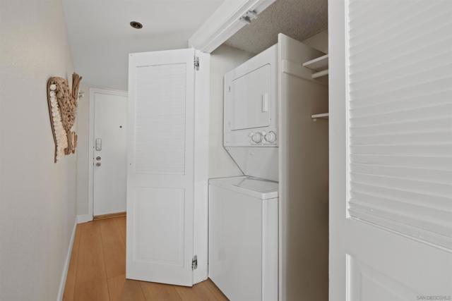 1221 Parker Pl, San Diego CA: https://media.crmls.org/mediaz/5f01e2d3-1540-40dd-8410-81ddad9b0971.jpg
